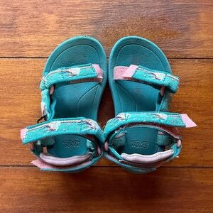 Teva Toddler Sandals – Size 6 – Good Condition